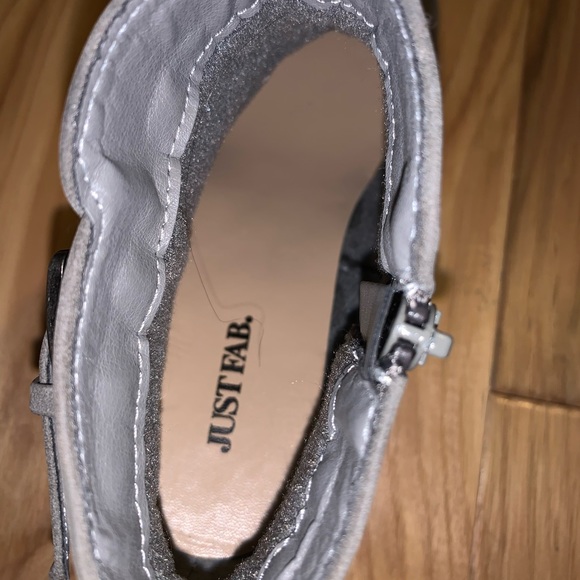 Booties - Picture 4 of 4